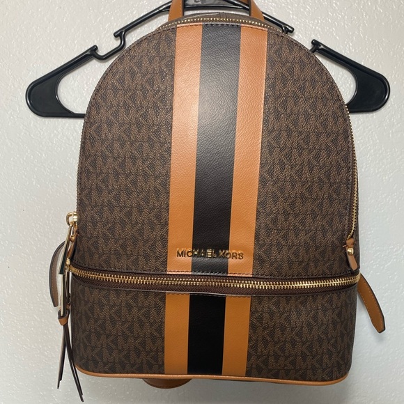 NWT Michael Kors Rhea medium backpack - Picture 1 of 12
